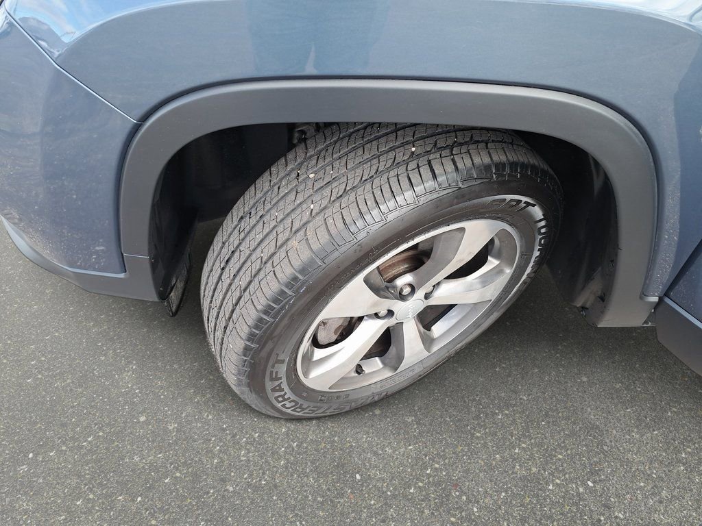 Used 2020 Jeep Cherokee Limited image 34