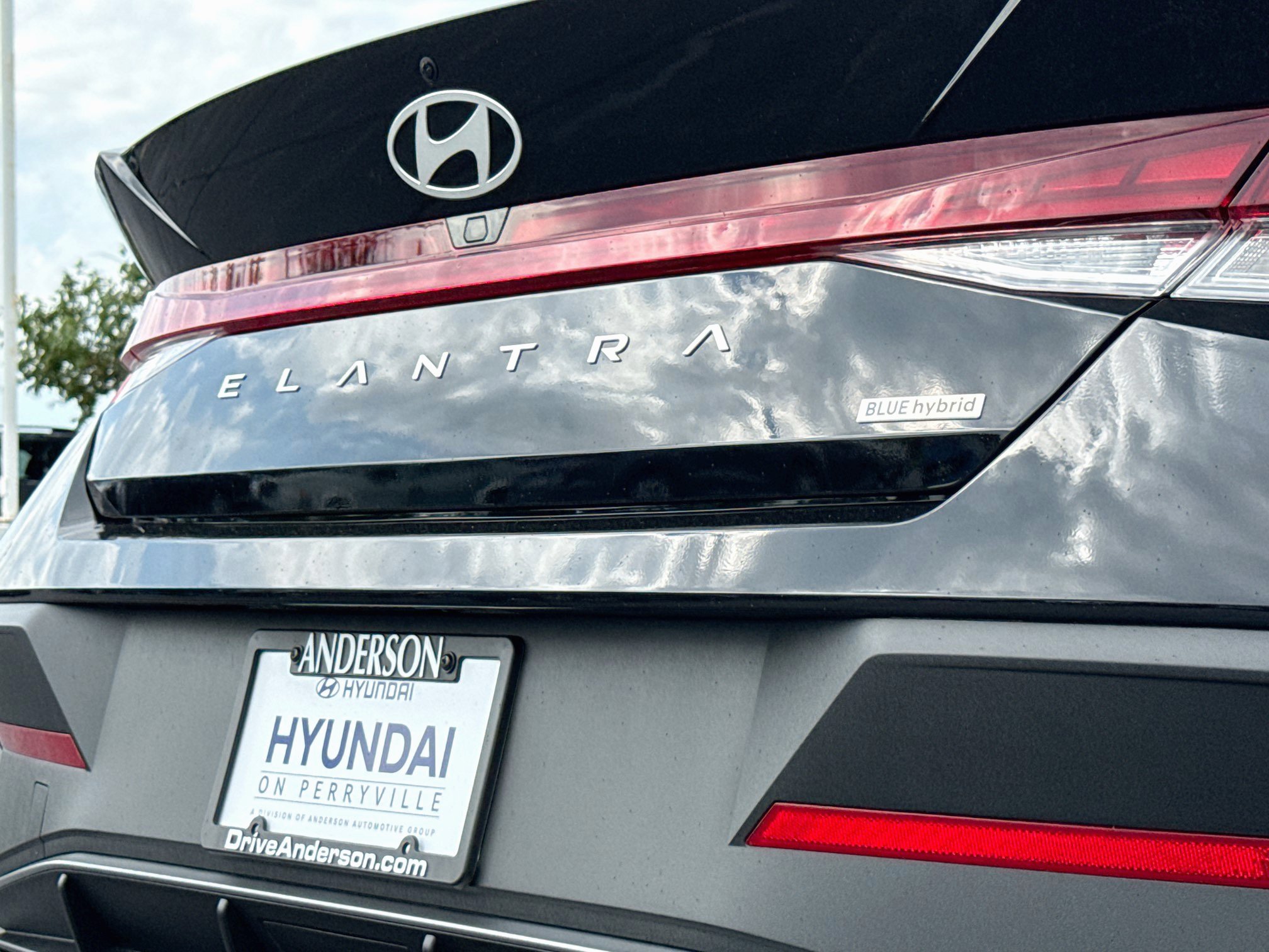 New 2026 Hyundai Elantra Hybrid FWD image 13
