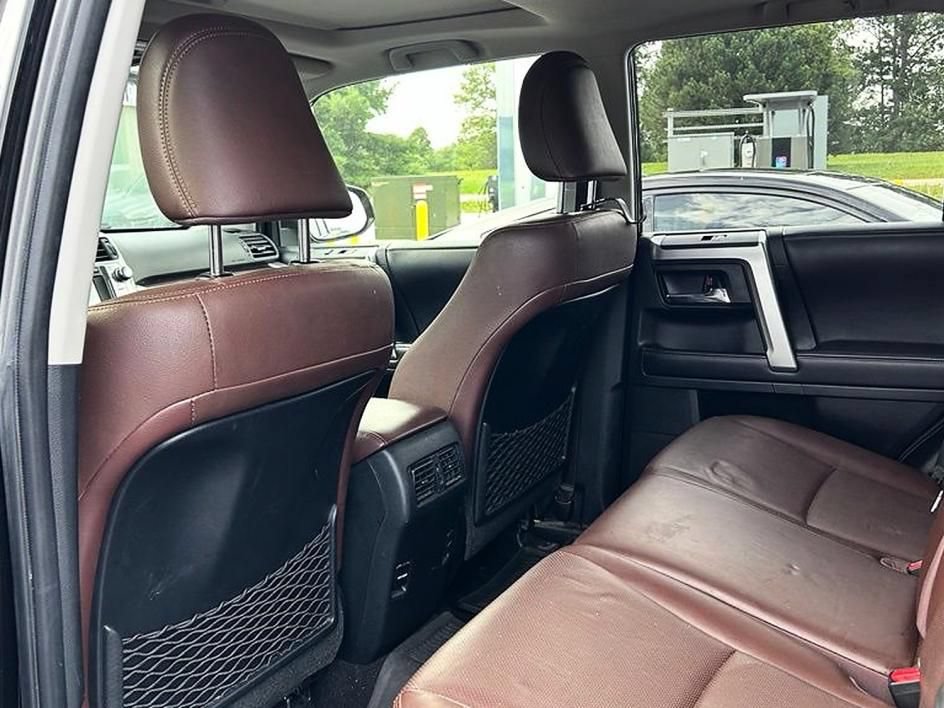 Used 2016 Toyota 4Runner Limited AWD/4WD image 5