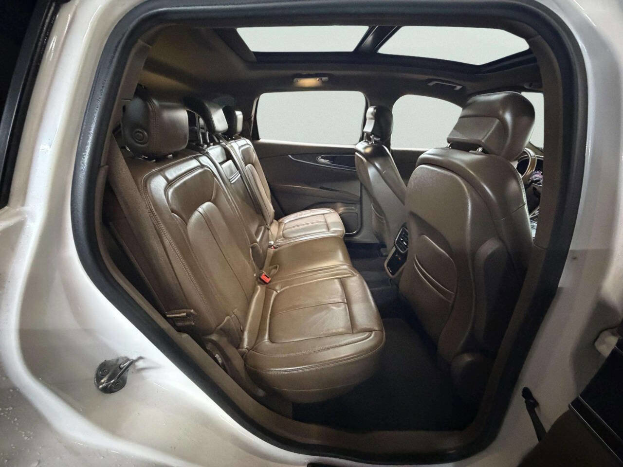 Used 2016 Lincoln MKX Reserve w/ Equipment Group 102A image 24