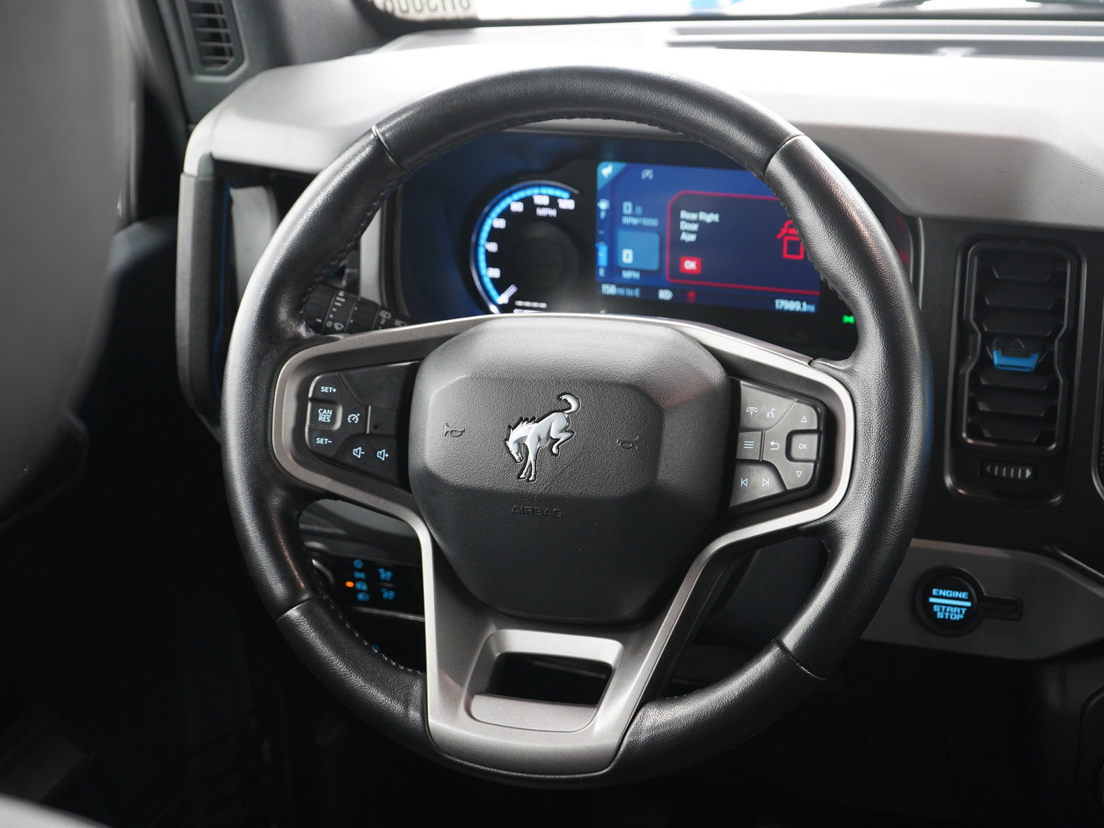 Used 2021 Ford Bronco Black Diamond image 16