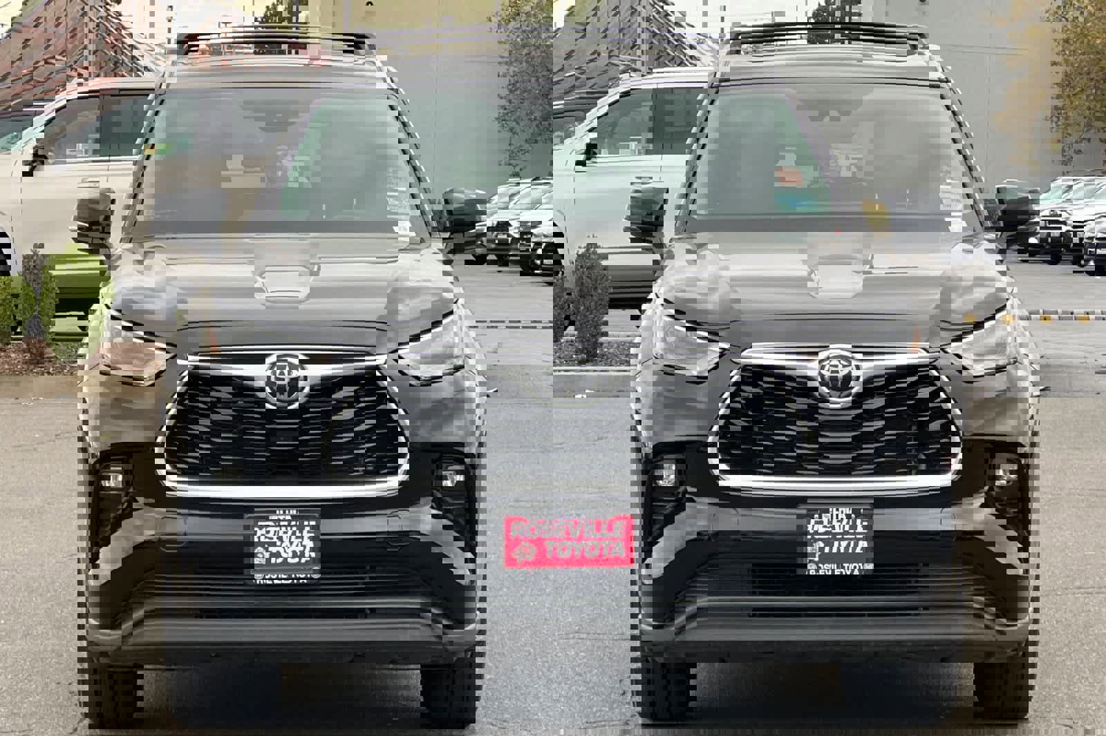 Used 2023 Toyota Highlander XLE image 10