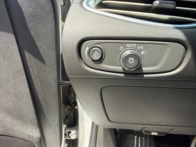 Used 2017 Chevrolet Malibu Hybrid FWD image 17
