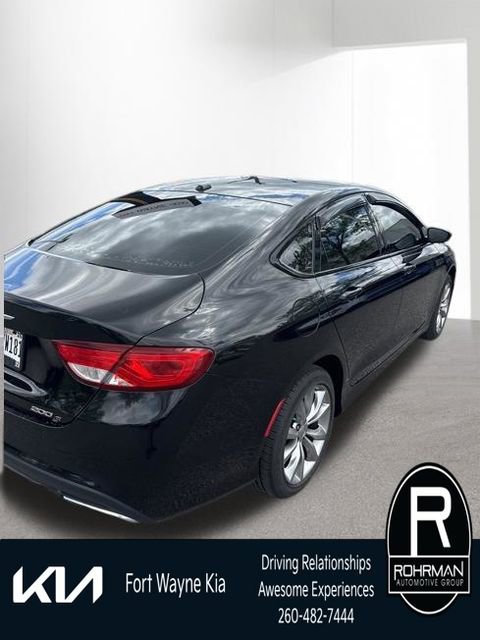 Used 2016 Chrysler 200 S FWD image 5