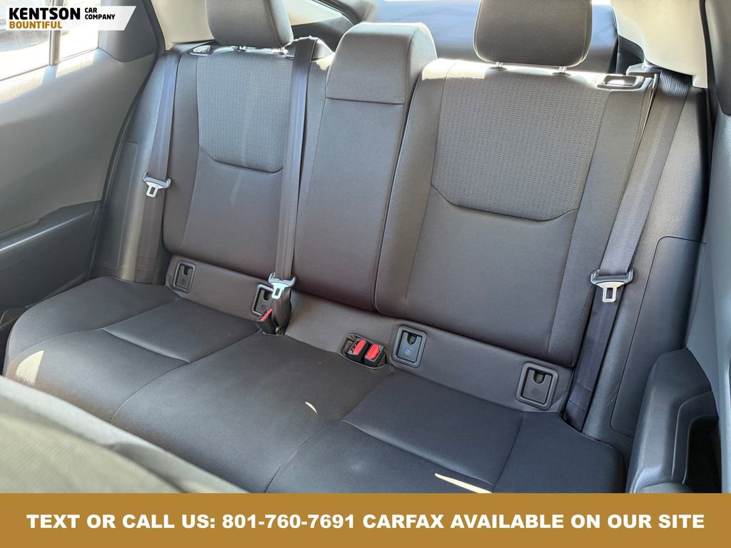 Used 2025 Toyota Prius LE image 31