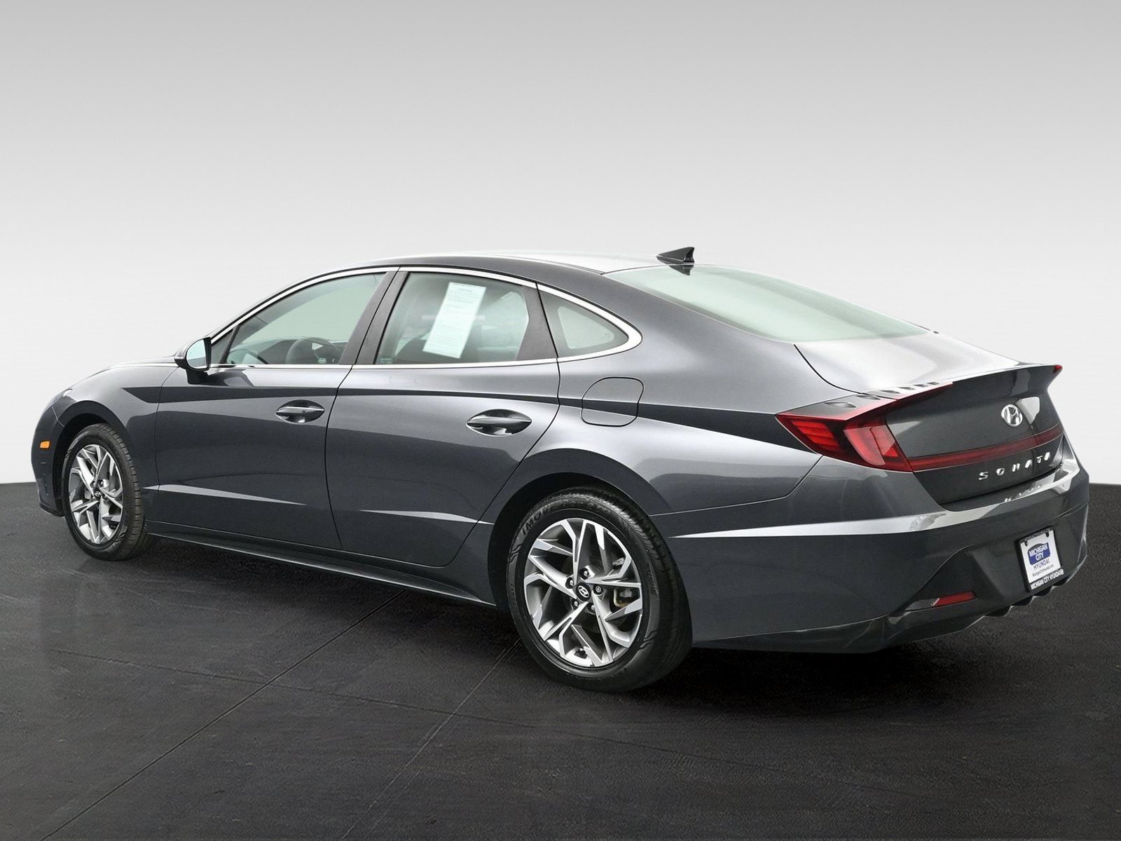 Certified 2023 Hyundai Sonata SEL w/ Preferred Accessory Package FWD image 5