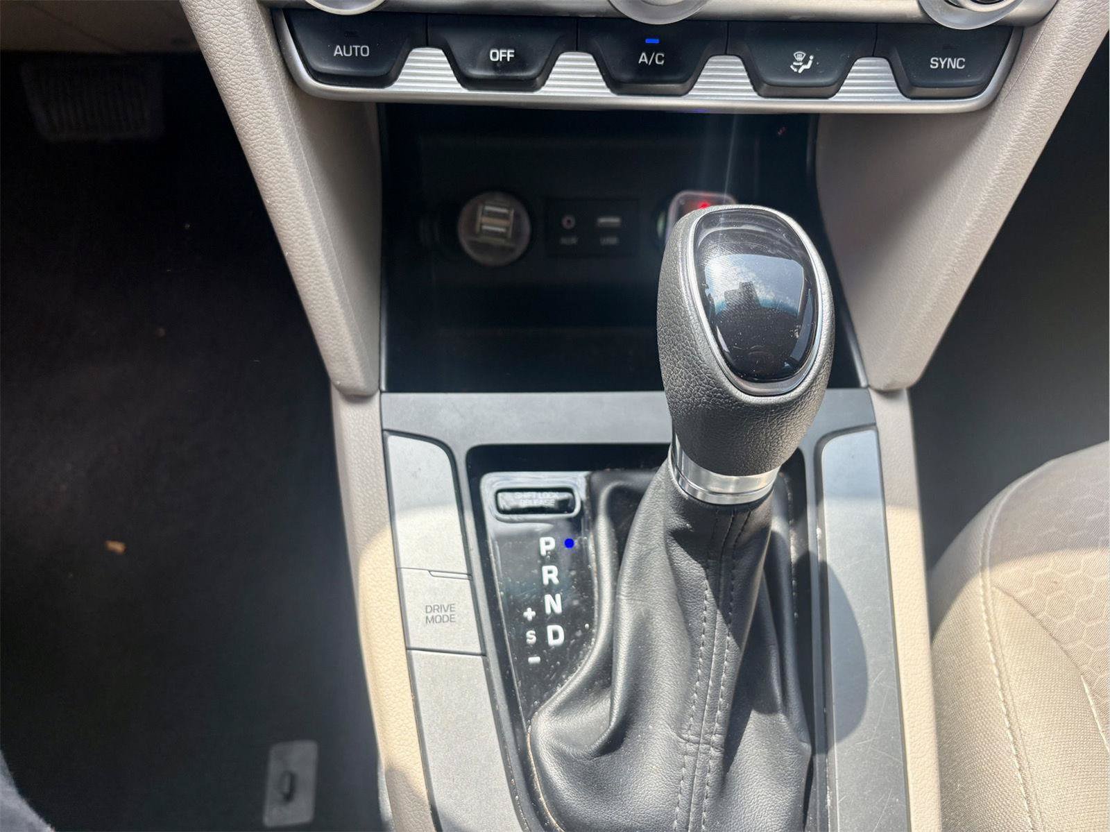 Used 2020 Hyundai Elantra SEL FWD image 18