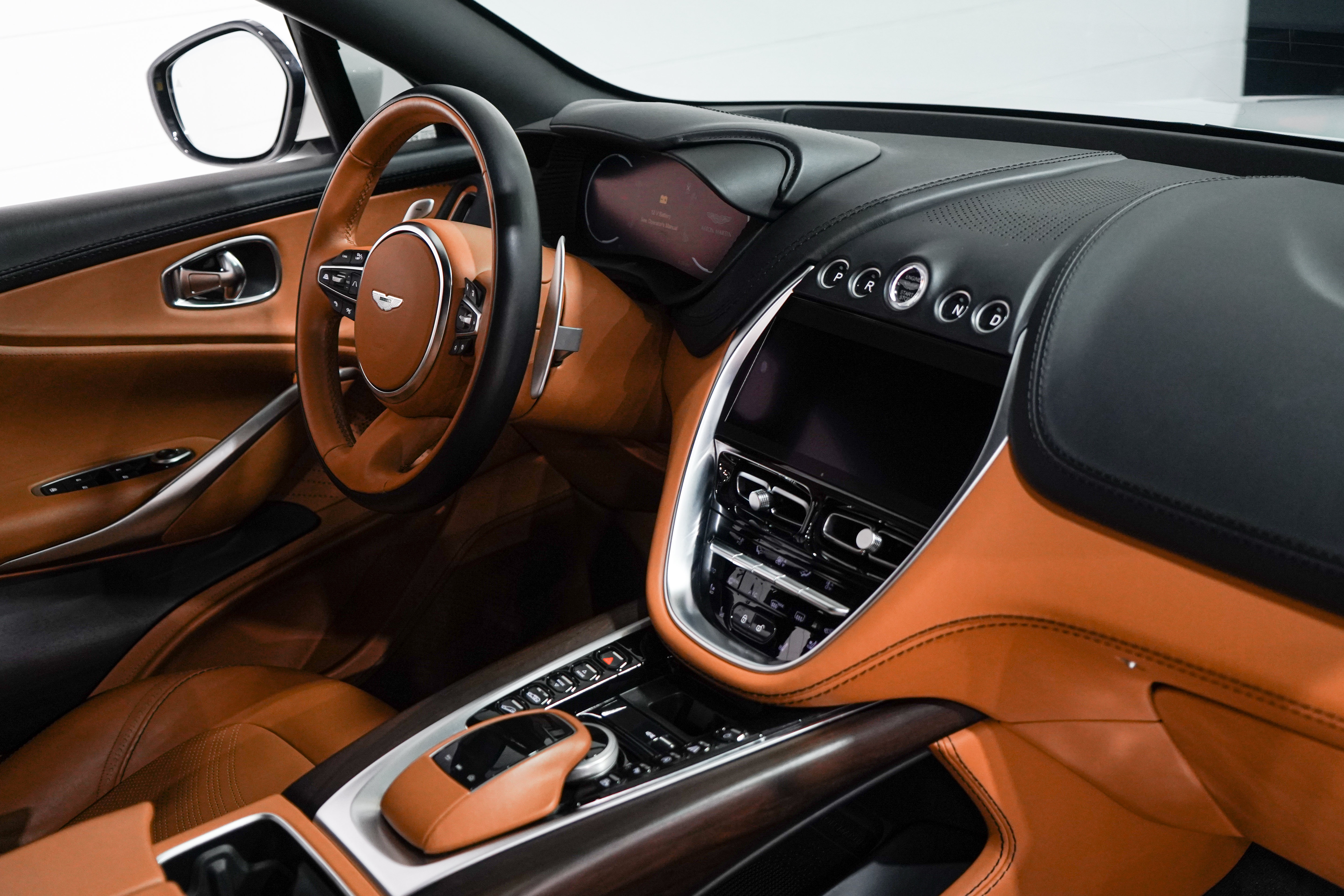 Used 2022 Aston Martin DBX AWD/4WD image 17
