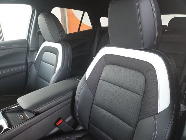 New 2026 Chevrolet Blazer EV LT AWD/4WD image 16