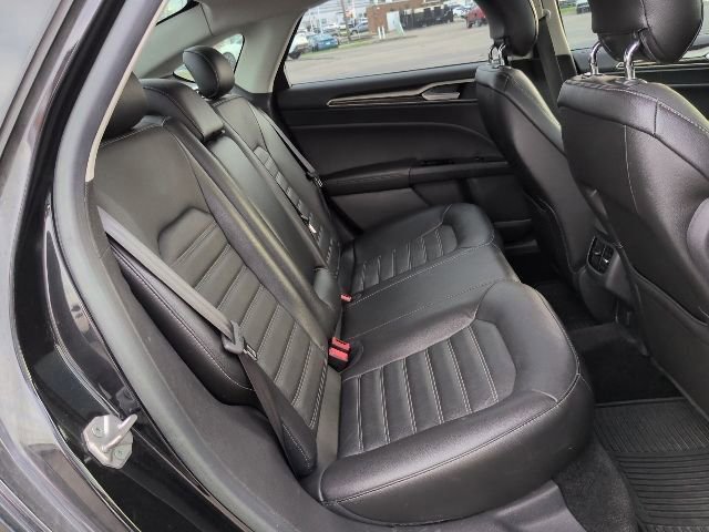 Used 2014 Ford Fusion SE w/ Equipment Group 202A image 11