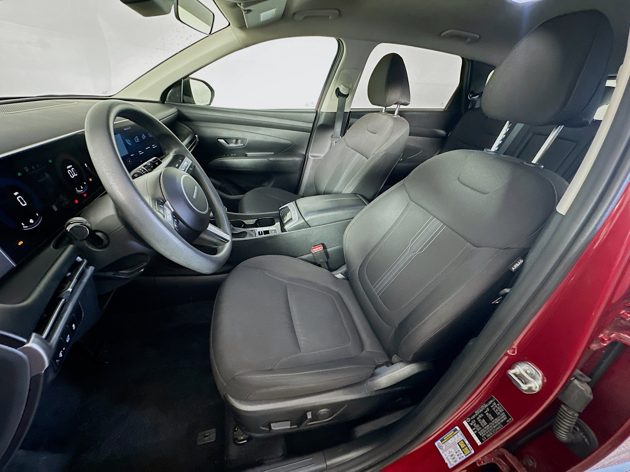 Used 2025 Hyundai Tucson SEL AWD/4WD image 13