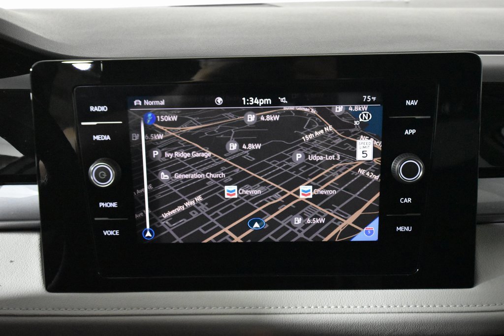 New 2025 Volkswagen Taos SEL image 17