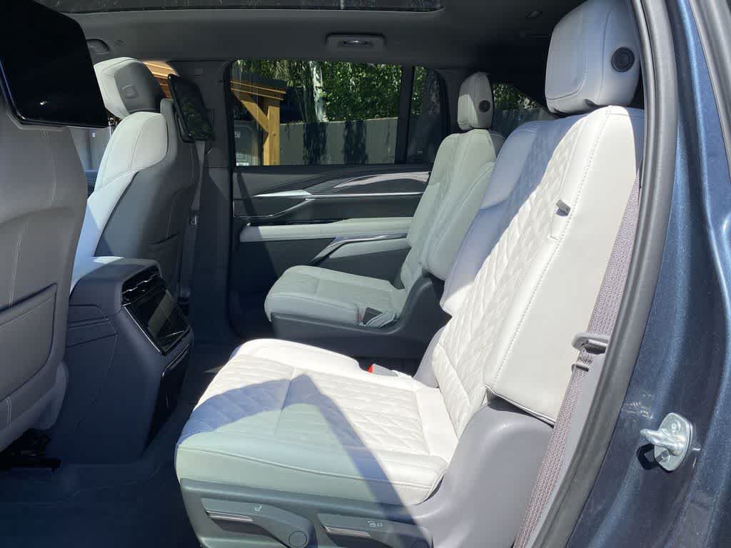 Used 2025 Cadillac Escalade IQ Luxury 1 w/ Smart Trailering package AWD/4WD image 17