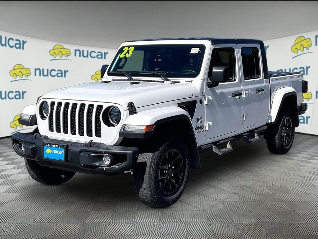 Used 2023 Jeep Gladiator Overland AWD/4WD image 3