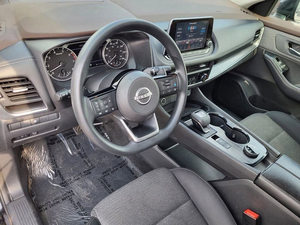 Used 2023 Nissan Rogue SV image 7