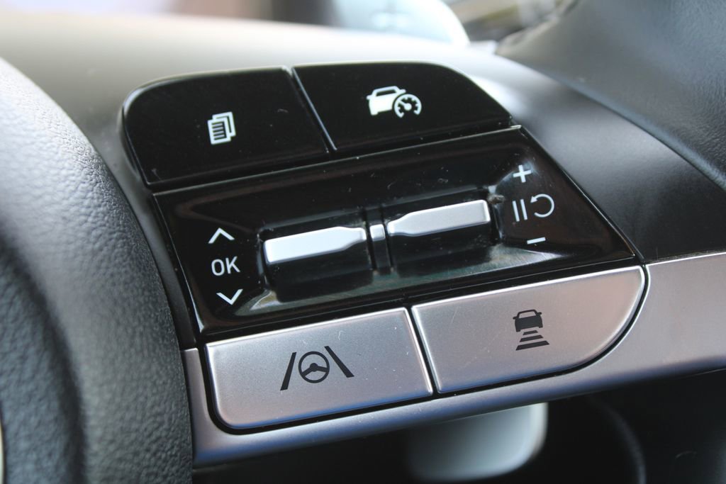 Used 2023 Hyundai Santa Cruz SEL Premium AWD/4WD image 31