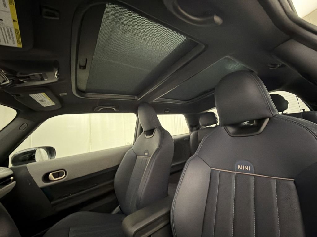 Certified 2025 MINI Cooper S FWD image 22