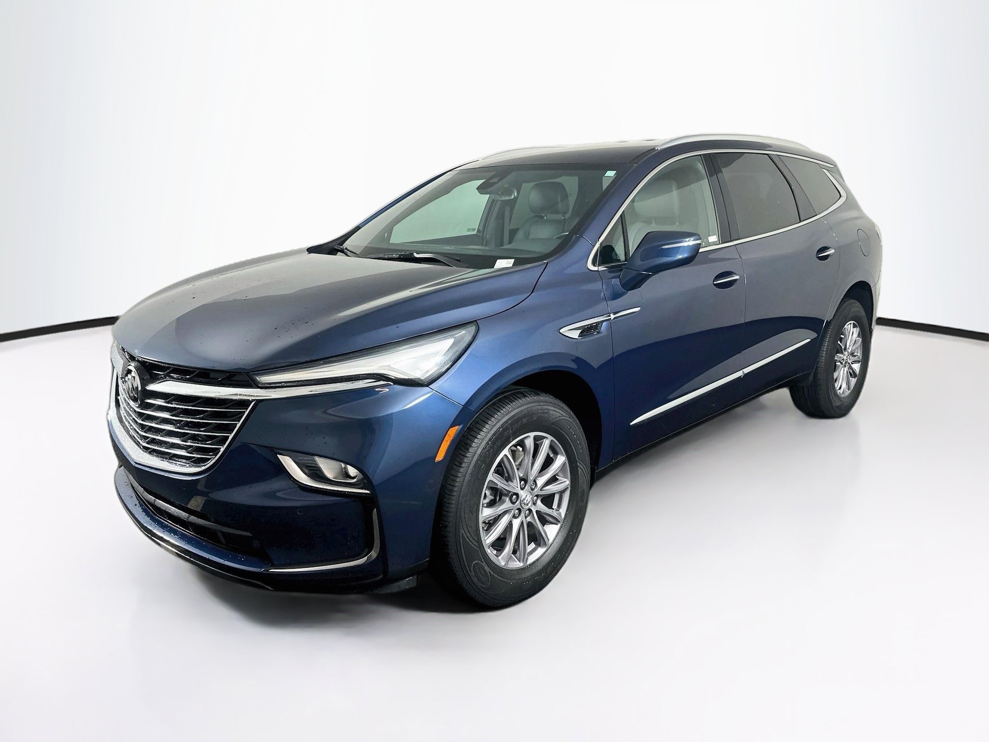 Used 2023 Buick Enclave Essence w/ Trailering Package, 5000 lbs. FWD image 3