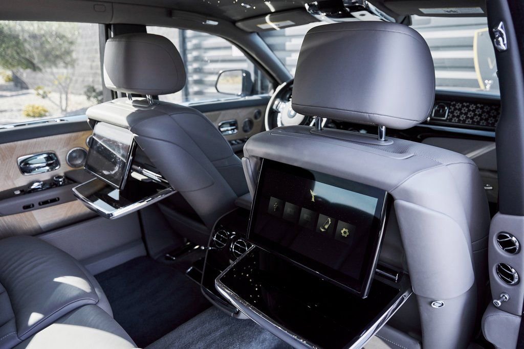 Used 2025 Rolls-Royce Phantom Sedan RWD image 46