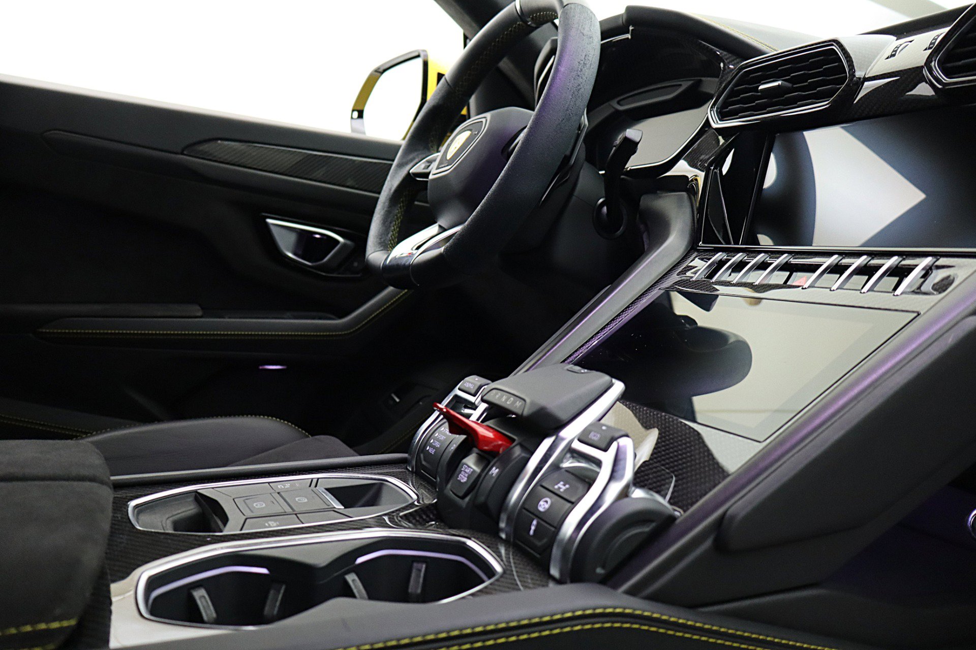 Used 2022 Lamborghini Urus image 29