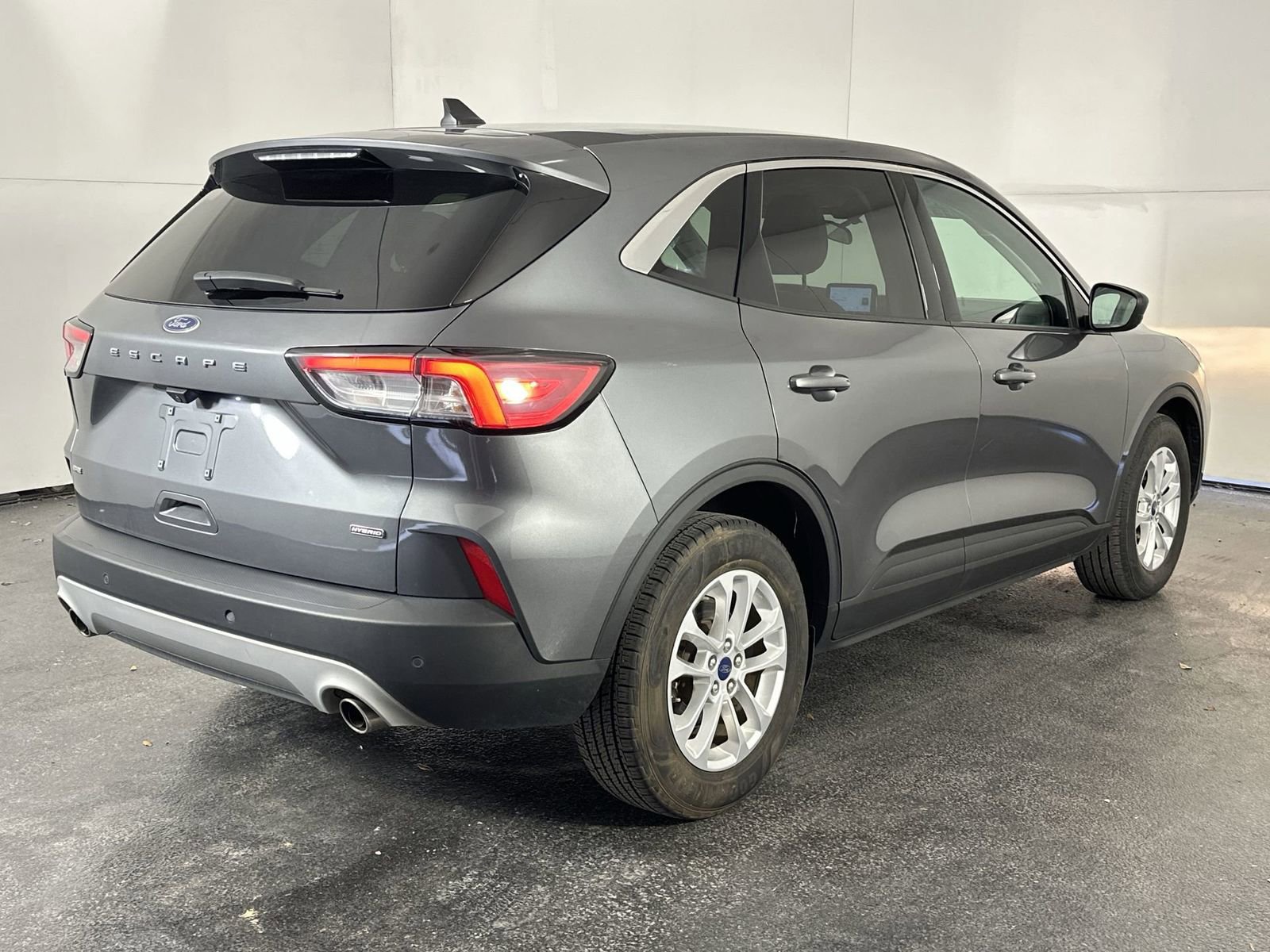 Used 2022 Ford Escape SE w/ Cold Weather Package image 8