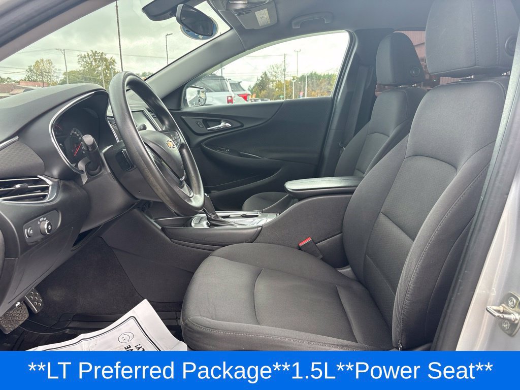 Used 2017 Chevrolet Malibu LT FWD image 20