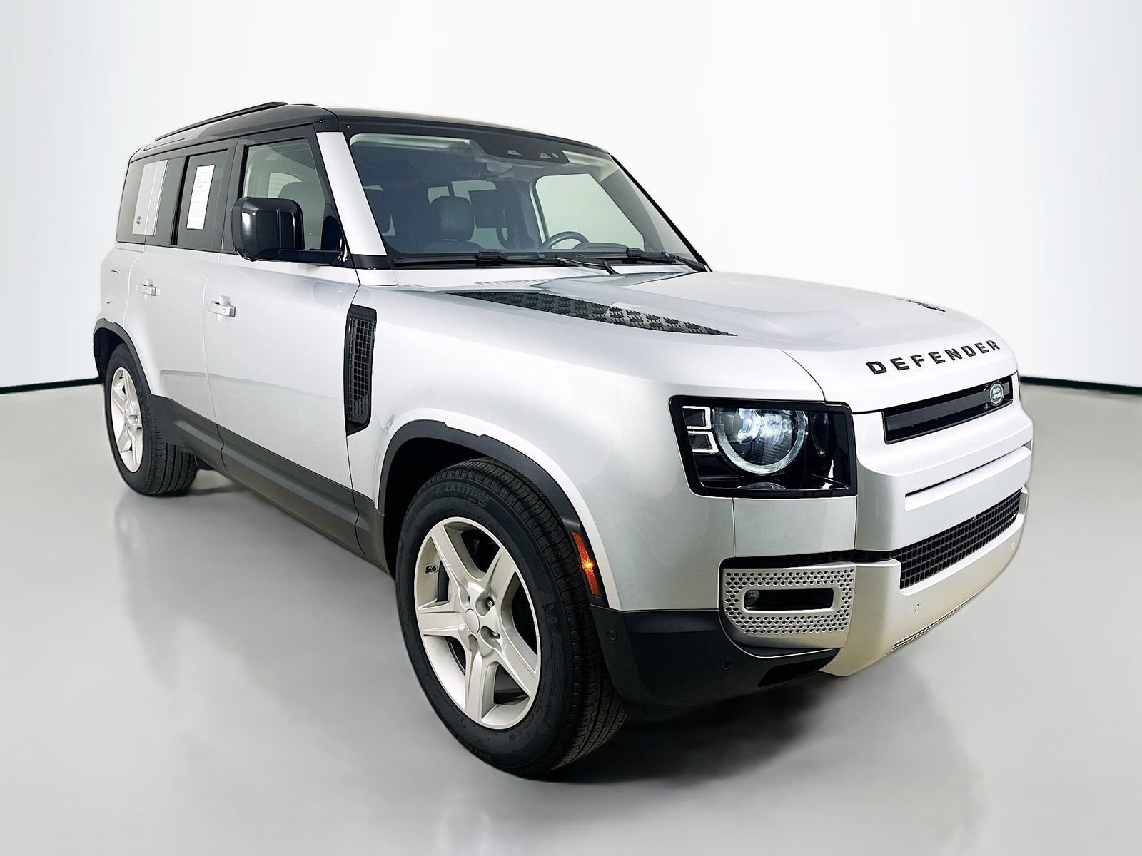 Used 2020 Land Rover Defender 110 SE AWD/4WD image 3