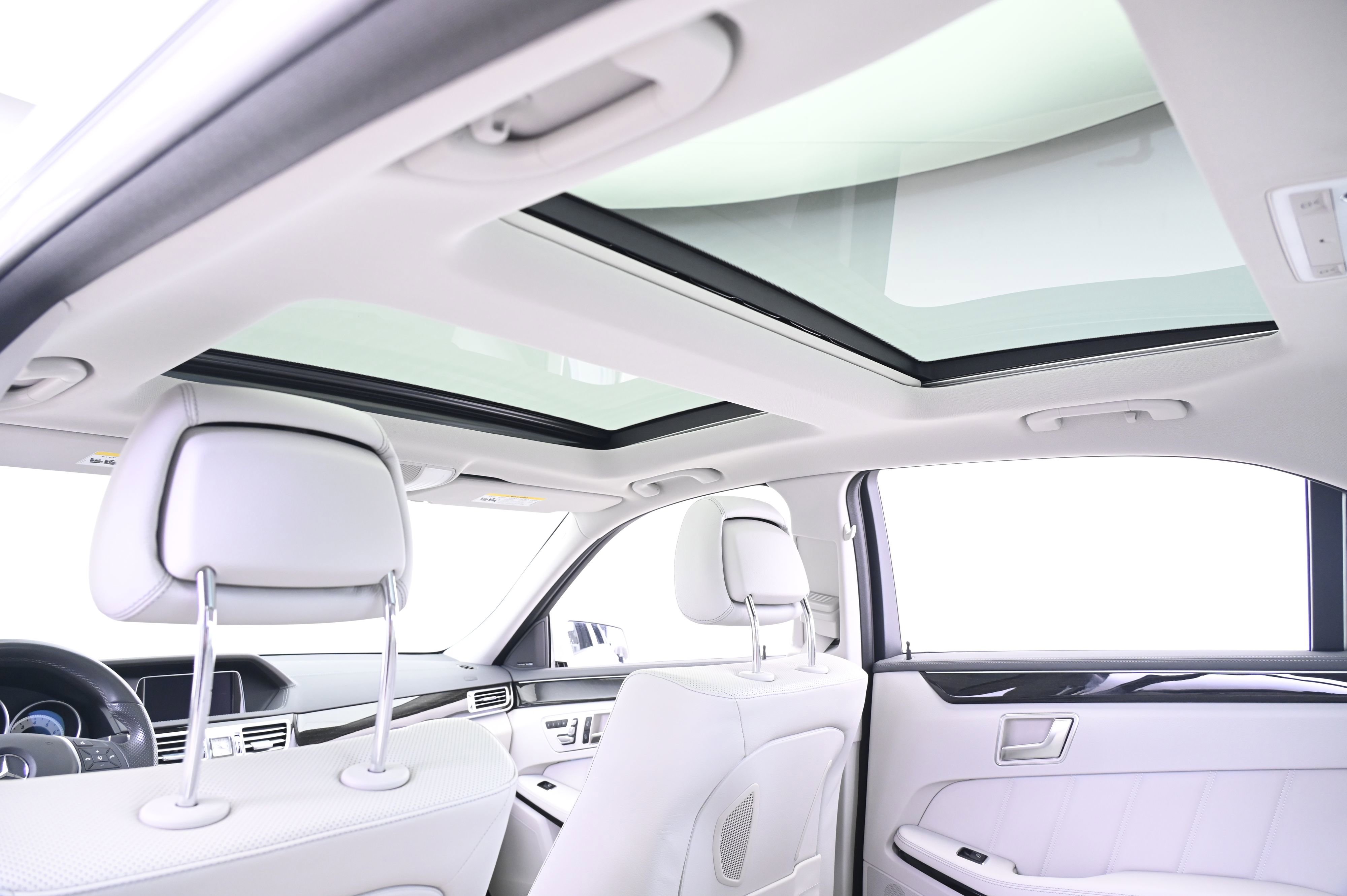 Used 2015 Mercedes-Benz E 400 4MATIC Sedan image 25