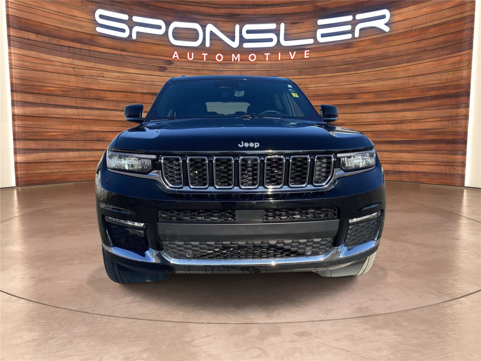 Used 2024 Jeep Grand Cherokee L Limited w/ Luxury Tech Group II image 10