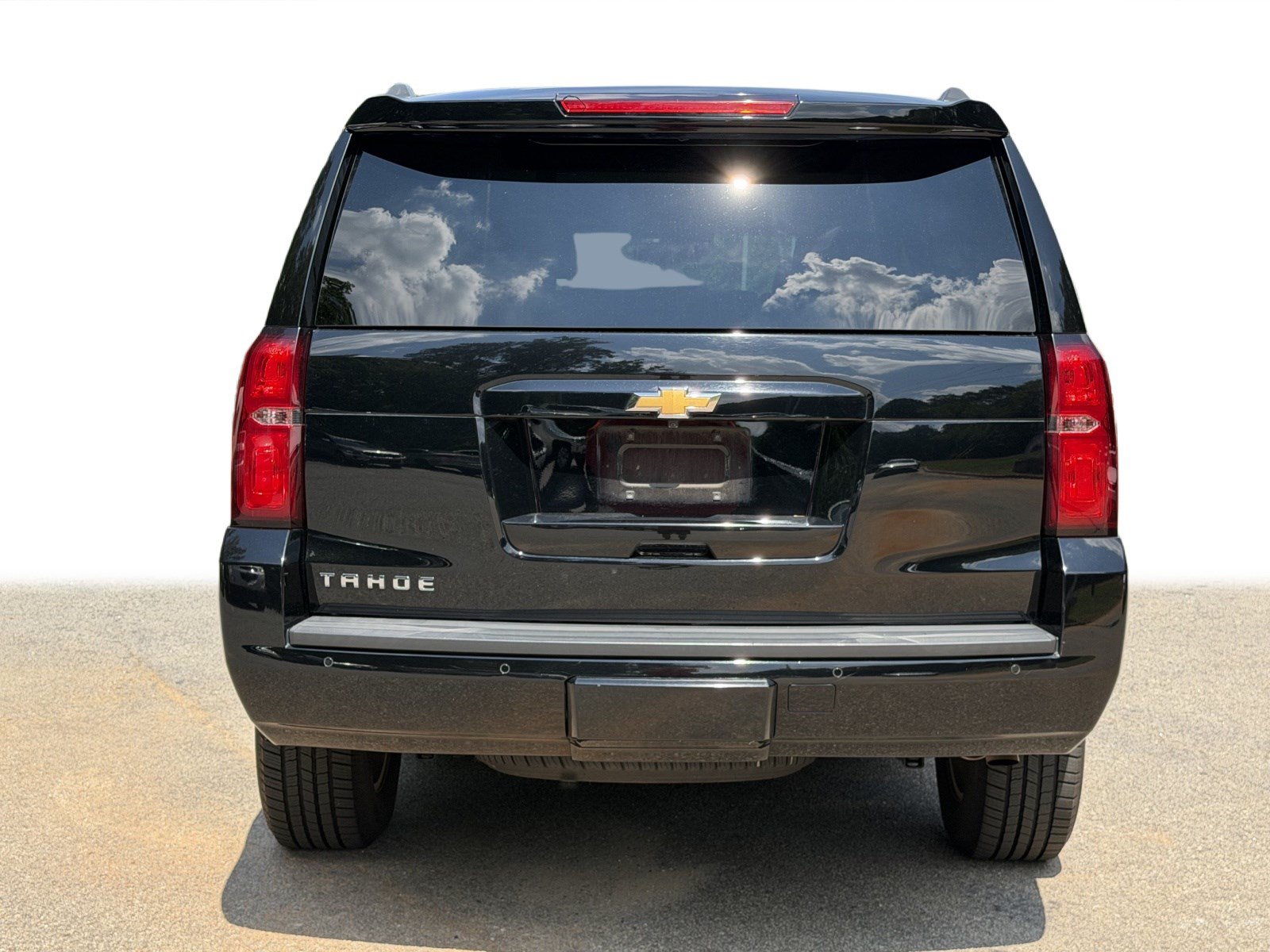 Used 2018 Chevrolet Tahoe LT w/ Luxury Package RWD image 25