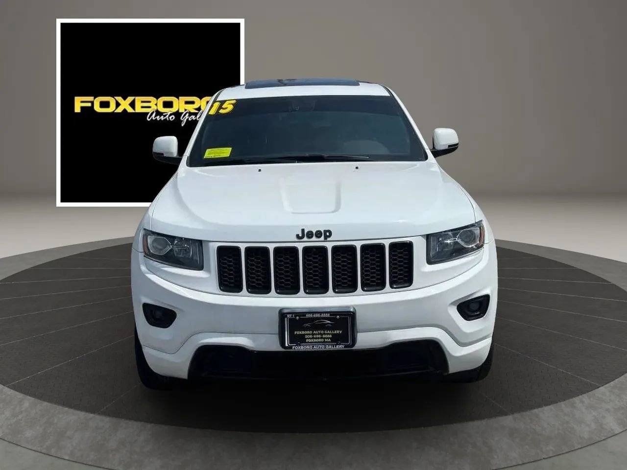 Used 2015 Jeep Grand Cherokee Altitude image 2
