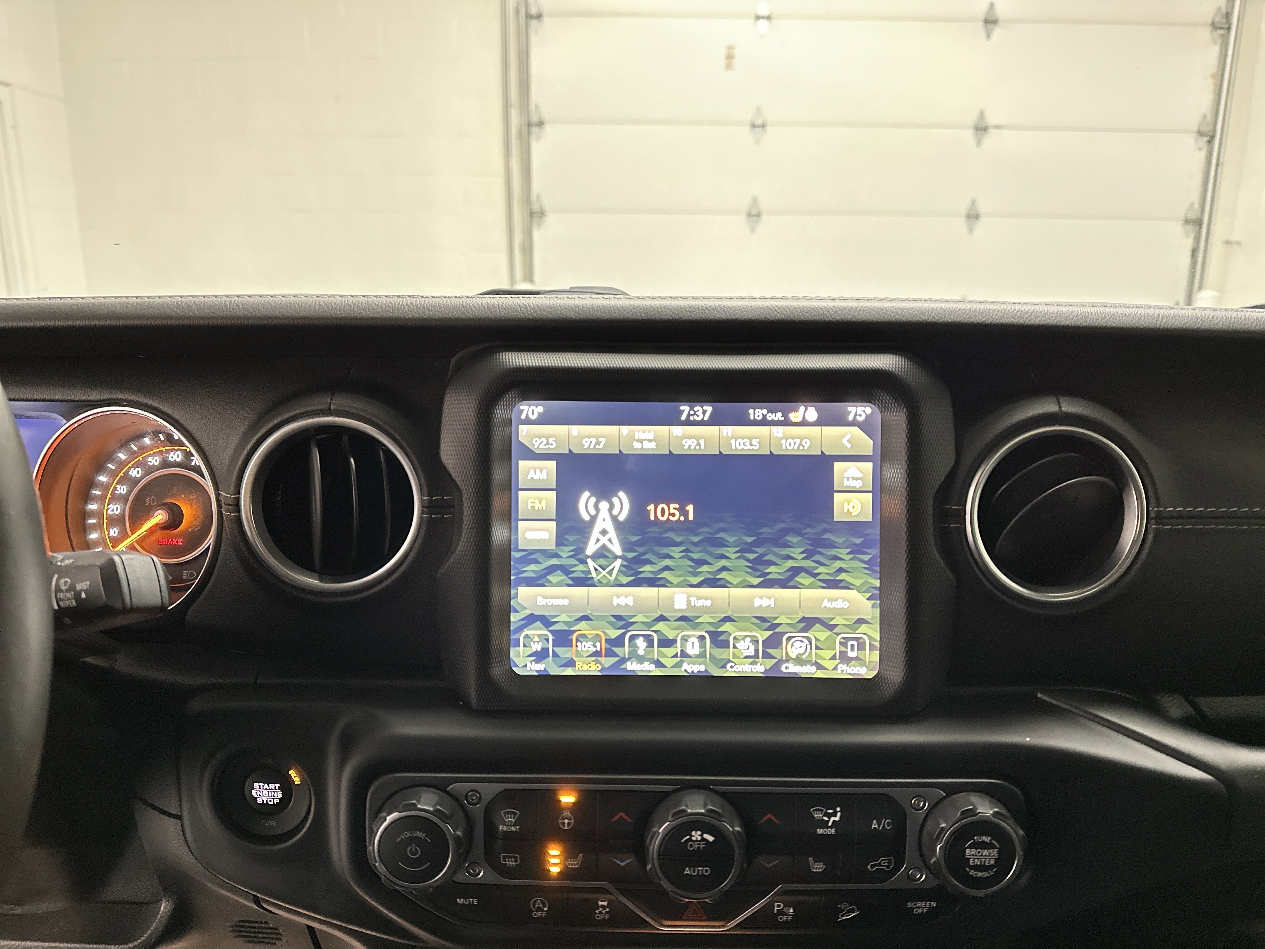 Used 2019 Jeep Wrangler Unlimited Sahara w/ Dual Top Group image 31