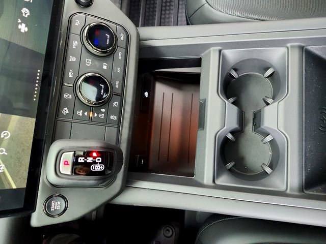 New 2026 Land Rover Defender 110 OCTA AWD/4WD image 26