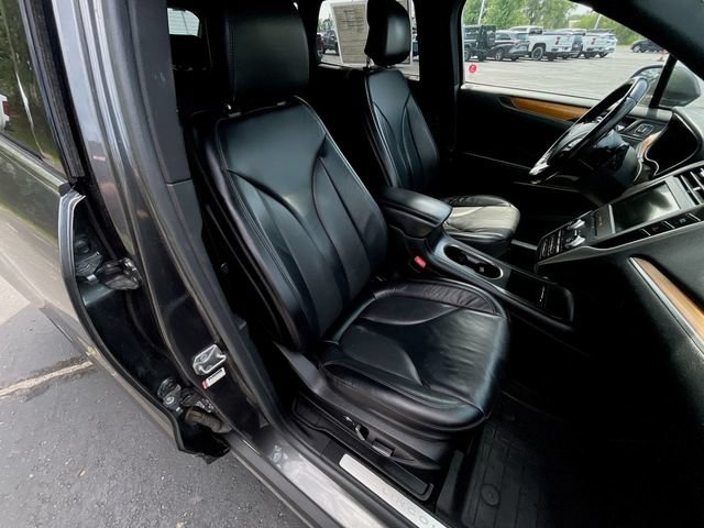 Used 2018 Lincoln MKC Select w/ Select Plus Package AWD/4WD image 20