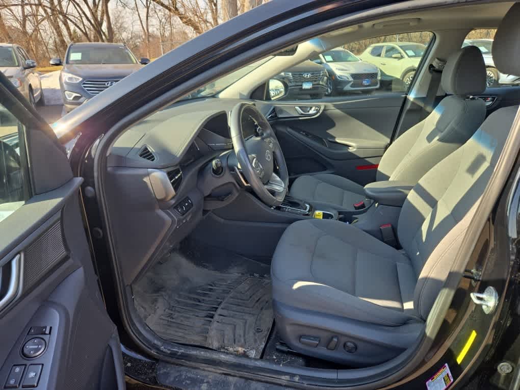 Used 2021 Hyundai Ioniq SEL image 11