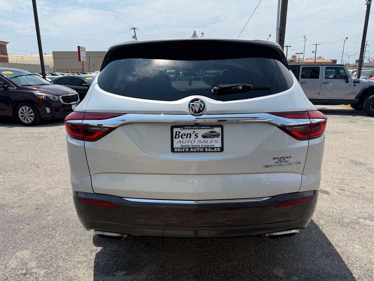 Used 2019 Buick Enclave Essence w/ LPO, Sport Appearance Package FWD image 4