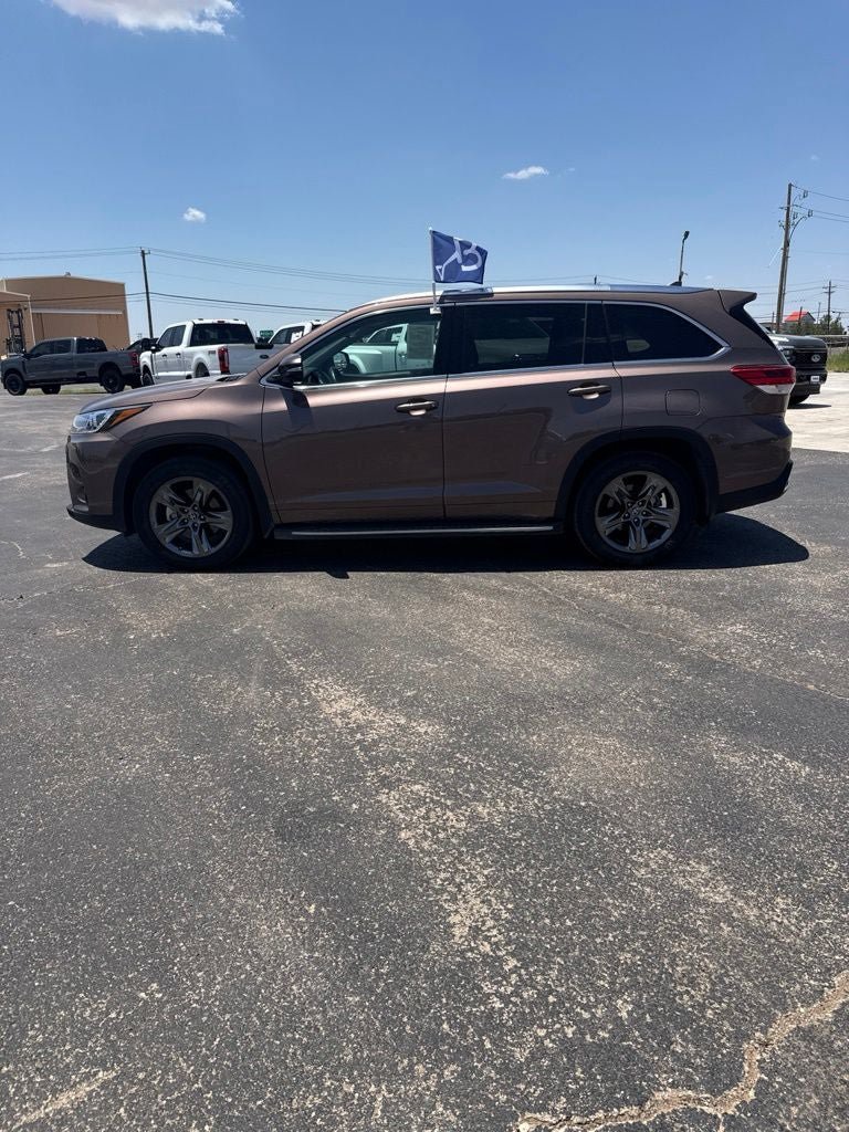 Used 2017 Toyota Highlander Limited Platinum AWD/4WD image 7