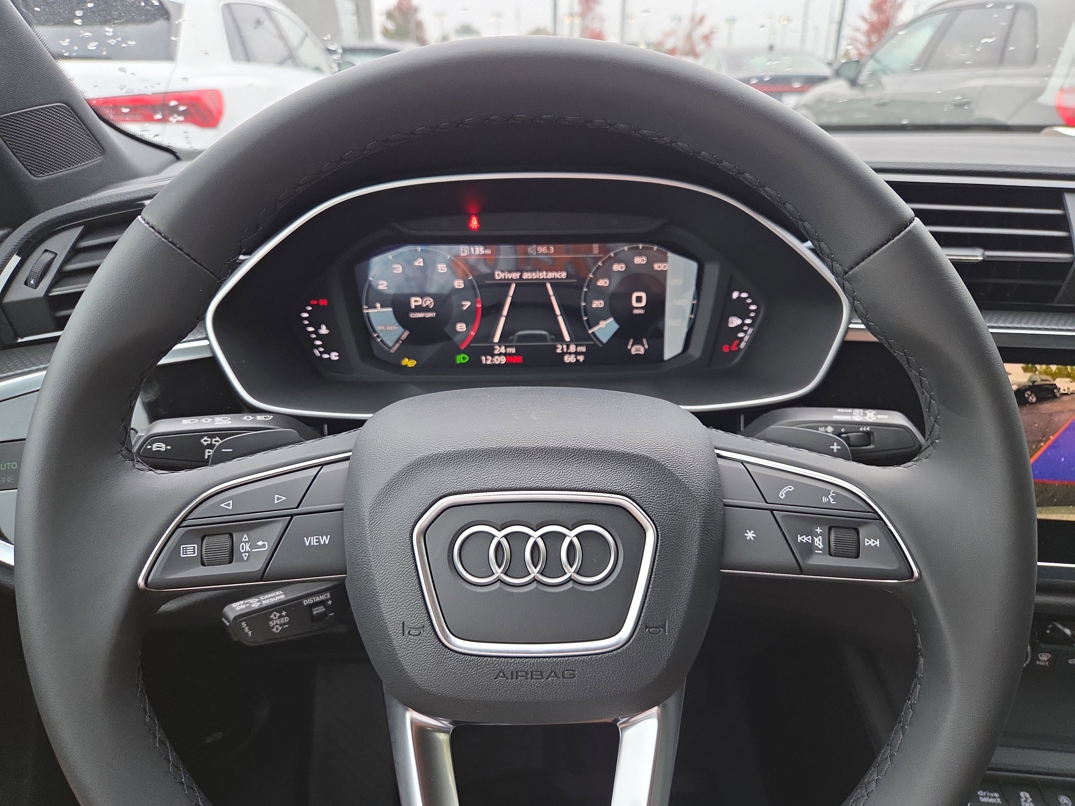 New 2025 Audi Q3 2.0T Premium image 9