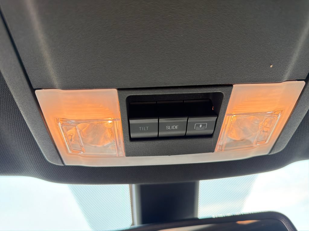 Used 2017 Ford Explorer Platinum AWD/4WD image 36