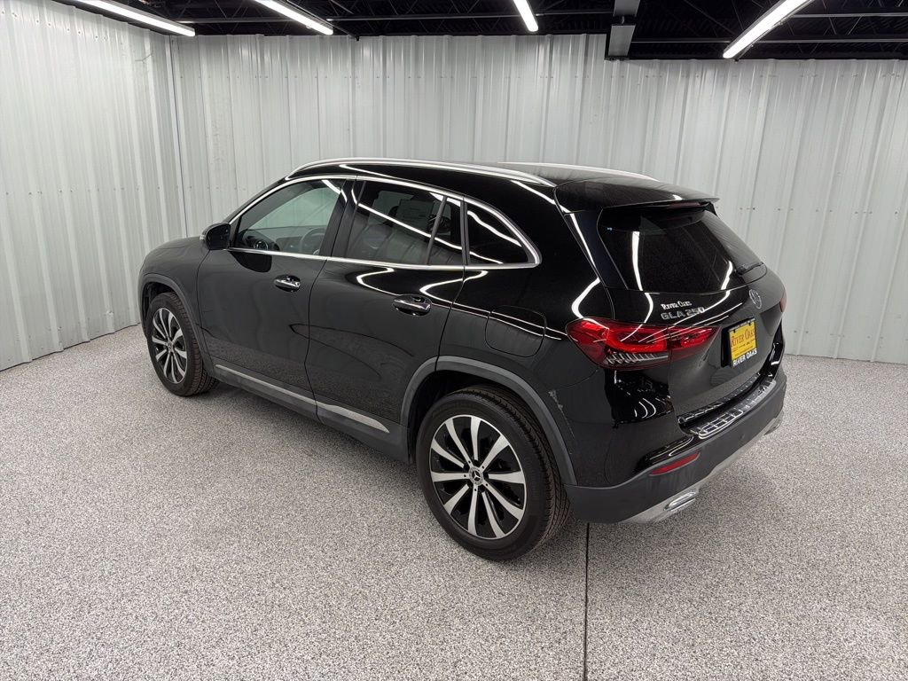 Used 2023 Mercedes-Benz GLA 250 image 4