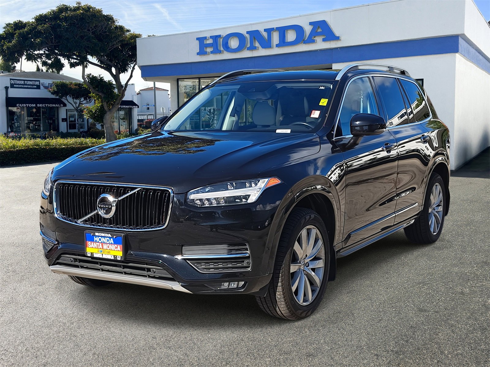Used 2018 Volvo XC90 T5 Momentum w/ Convenience Package