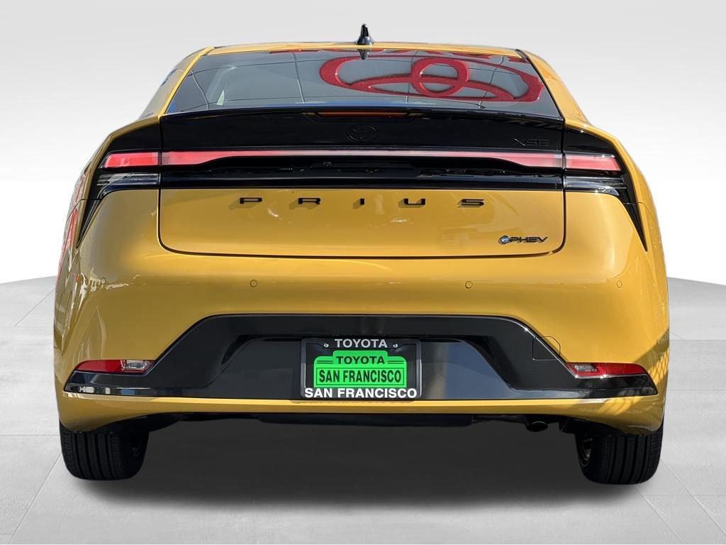 New 2026 Toyota Prius Plug-In Hybrid image 4