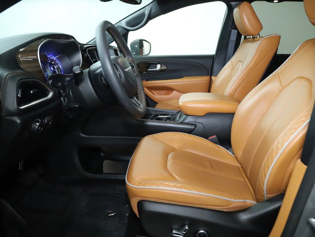 Used 2022 Chrysler Pacifica Pinnacle image 25