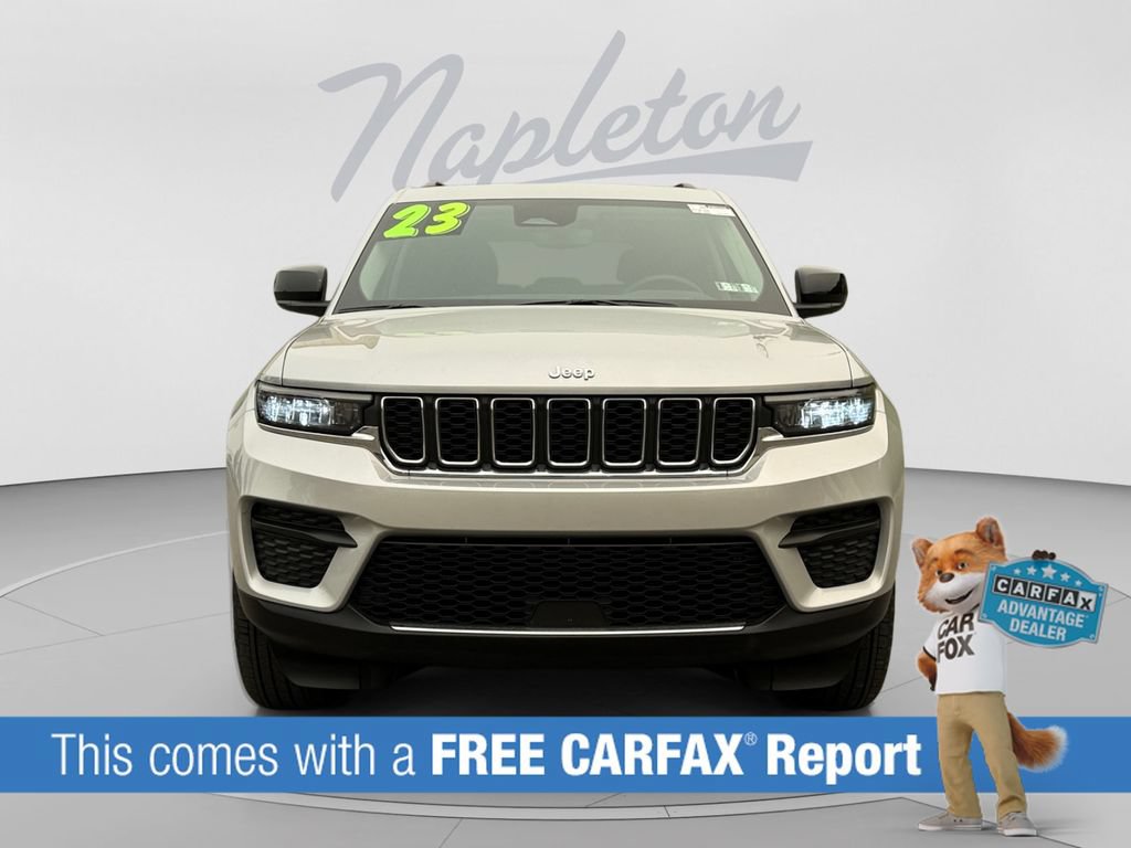 Certified 2023 Jeep Grand Cherokee Laredo AWD/4WD image 2