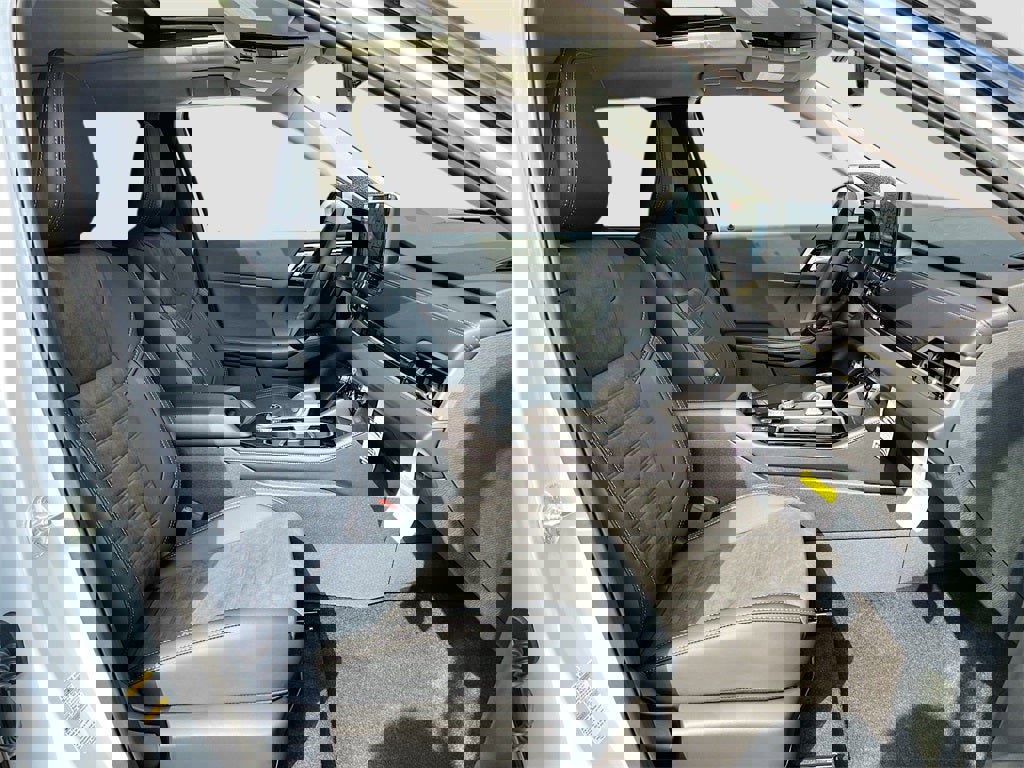 New 2025 Mitsubishi Outlander SE image 29