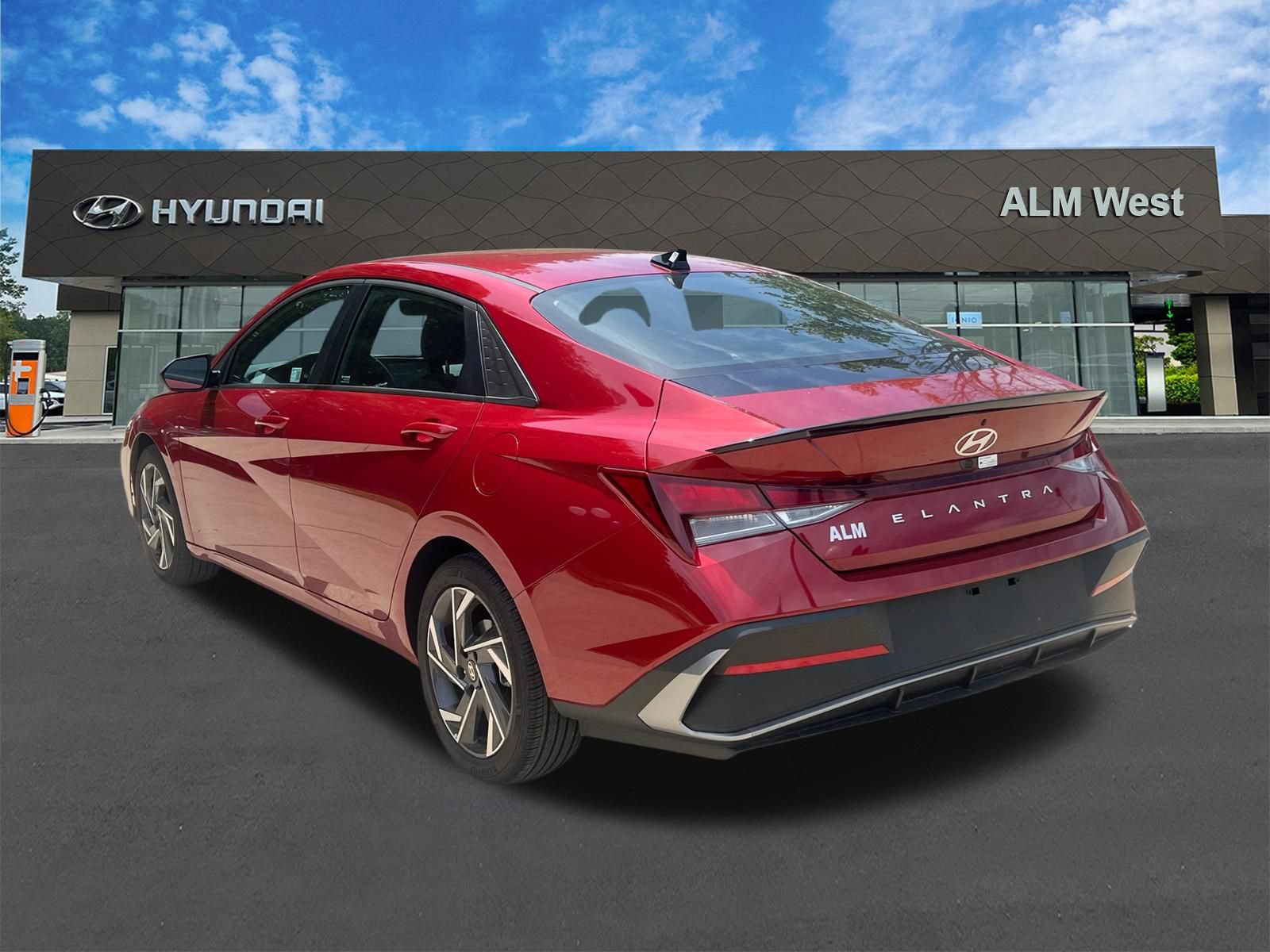 Used 2025 Hyundai Elantra Sport FWD image 7