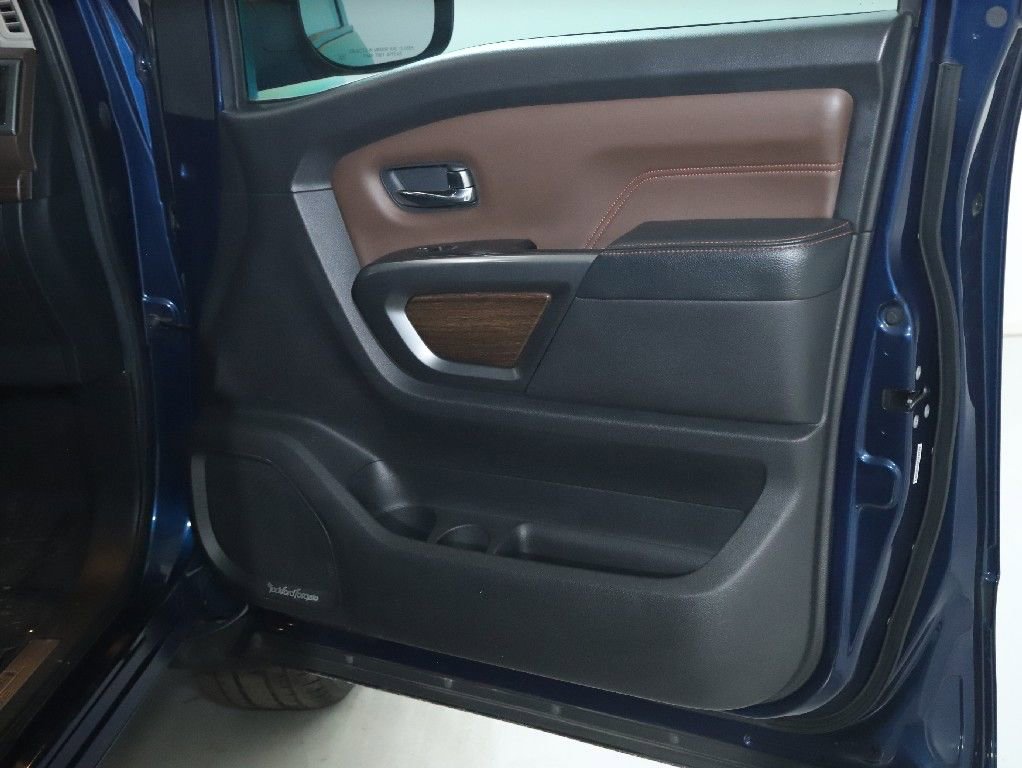 Used 2017 Nissan Titan Platinum Reserve image 30