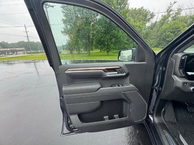 New 2025 GMC Sierra 1500 Elevation image 16