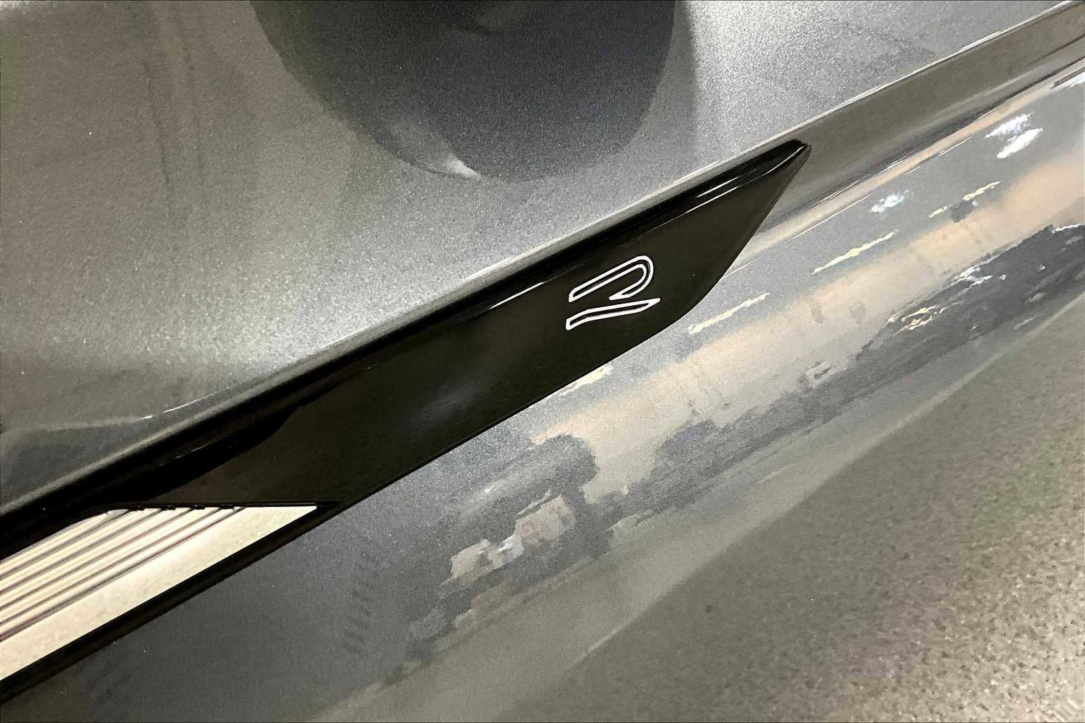 Used 2022 Volkswagen Tiguan SEL R-Line image 13