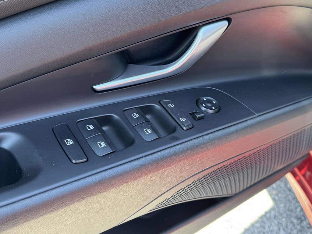 Certified 2023 Hyundai Elantra Limited FWD image 19